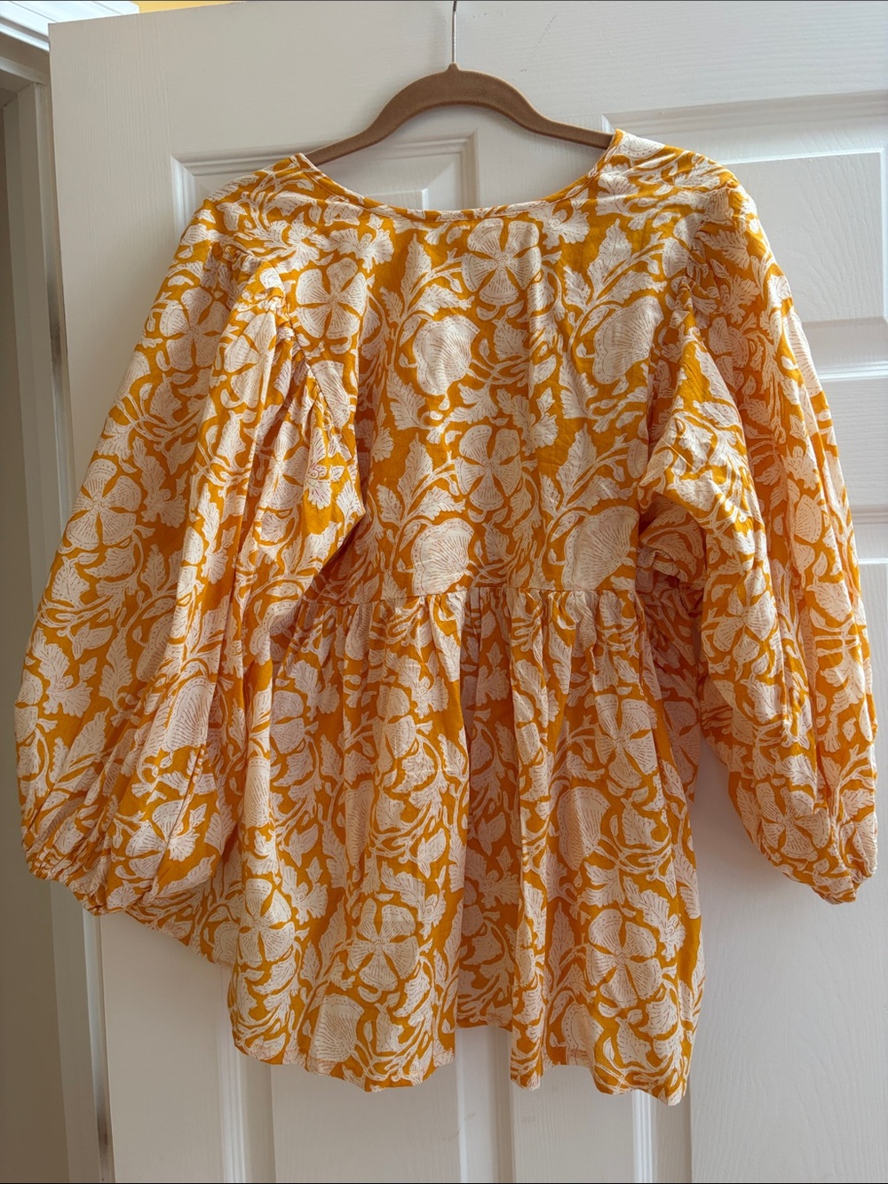 Flowy Yellow Floral Tie-Neck Tunic Top - Picture 3 of 3